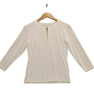 Chicos Travelers Top Size 0 S Cream Long Sleeve Keyhole Neckline Blouse